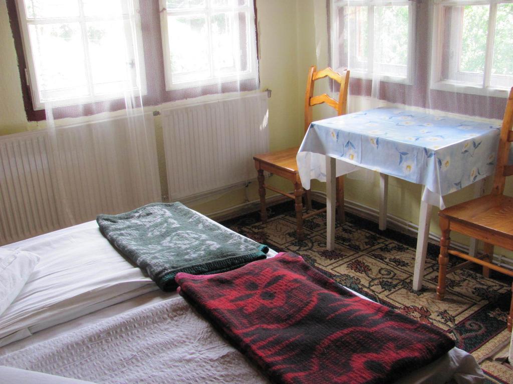 Szurdok Panzio Hotel Baile Tusnad Ruang foto